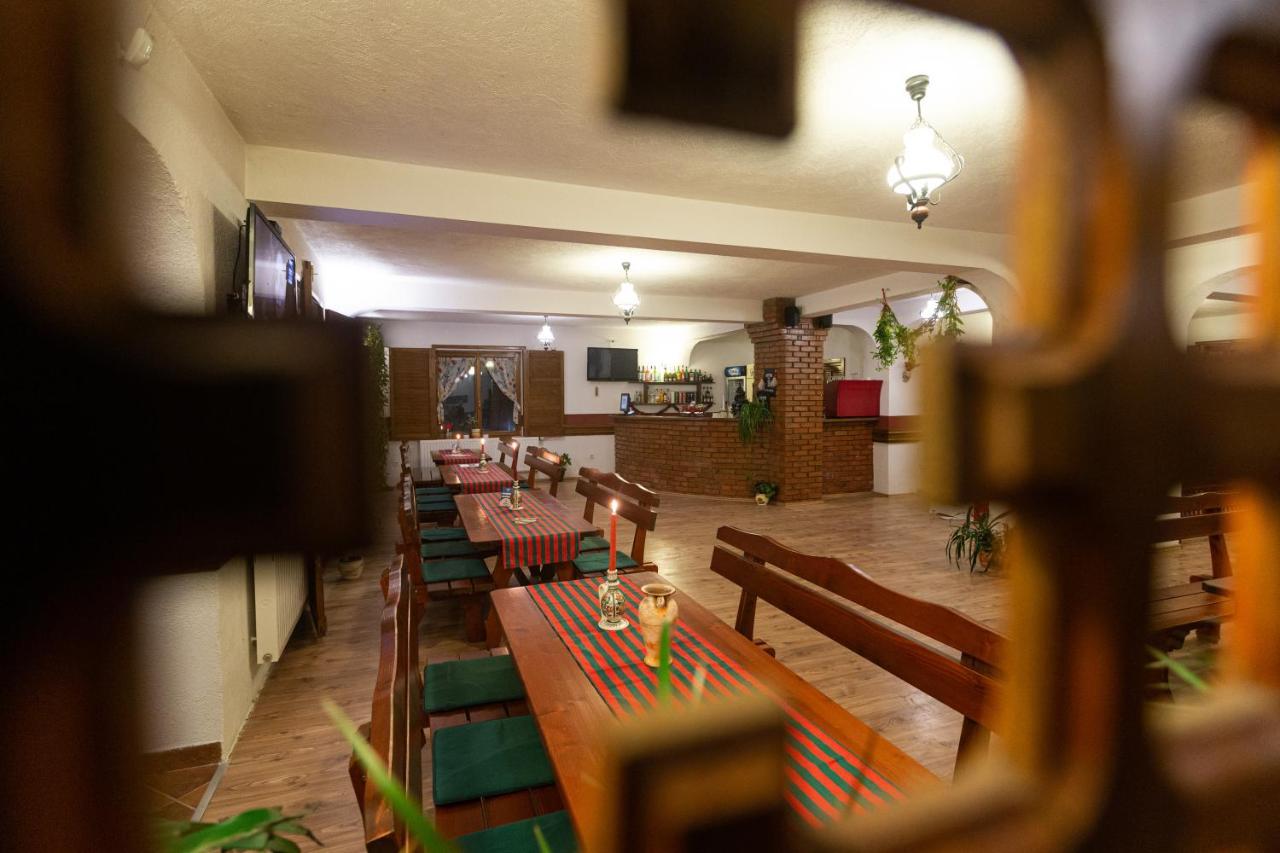 Pensiunea Si Restaurant Erdo Одорхею-Секуйеск Экстерьер фото
