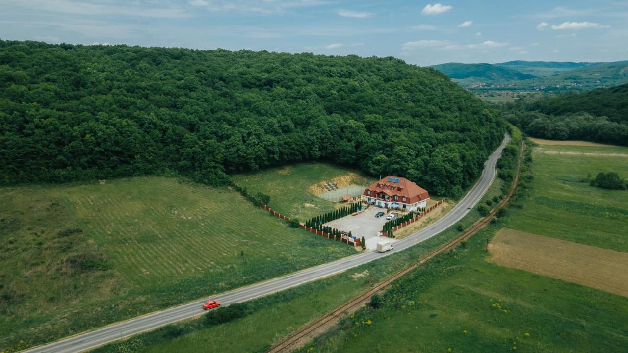Pensiunea Si Restaurant Erdo Одорхею-Секуйеск Экстерьер фото